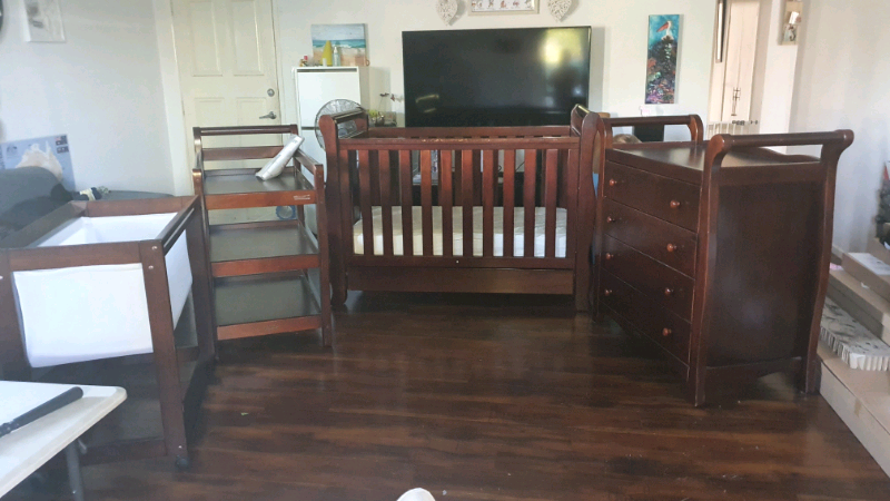 cot change table and drawers set
